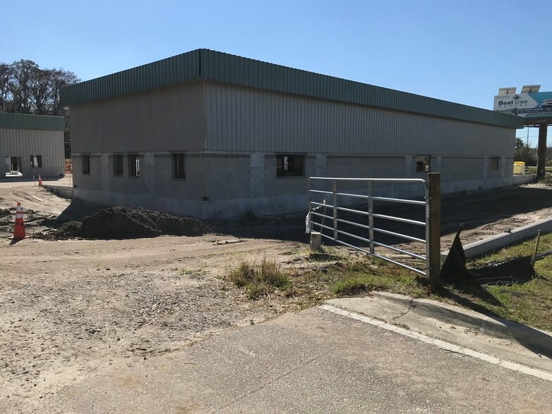 More Photos Of 1081 Monroe Rd, Sanford Warehouse For Lease