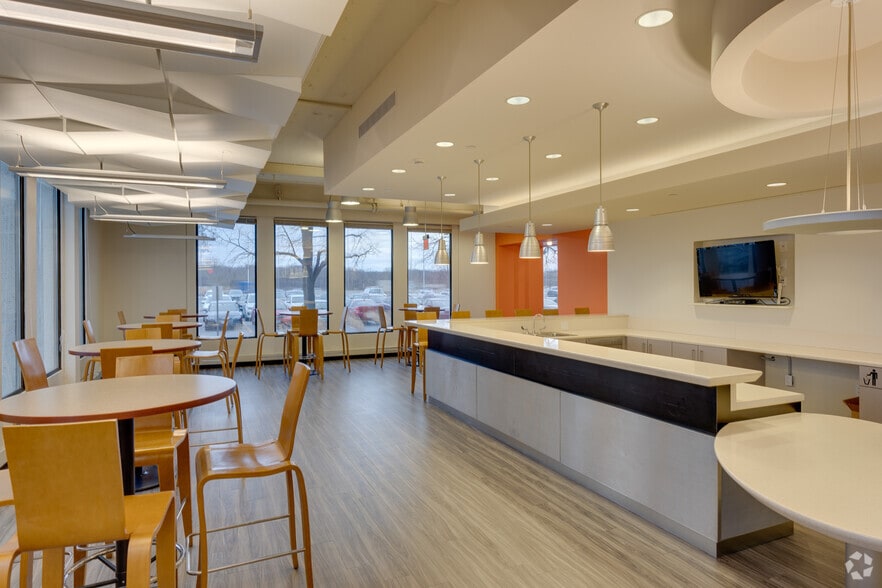 More Photos Of 1701 Golf Rd, Rolling Meadows Coworking Space