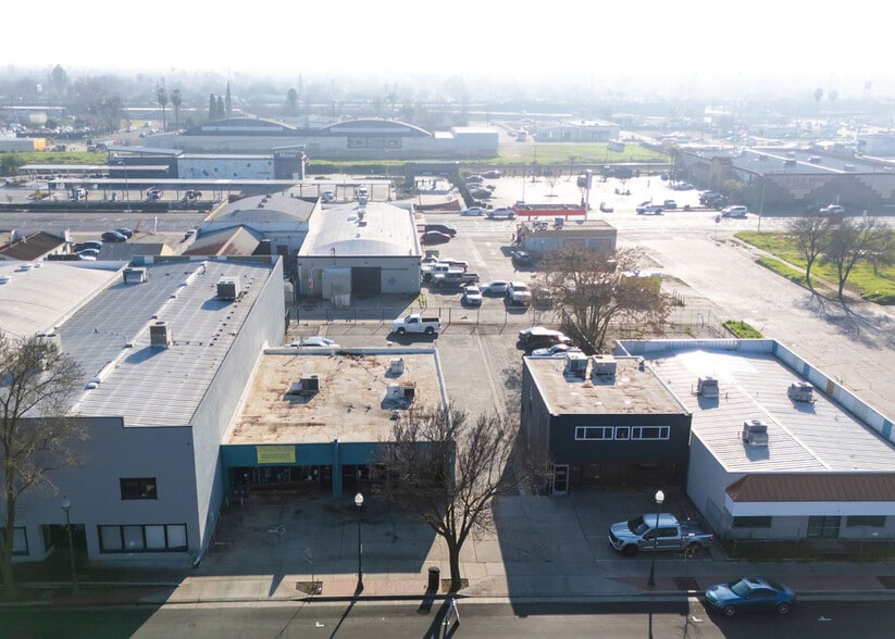 More Photos Of 950-952 W Main St, Merced Office For Sale