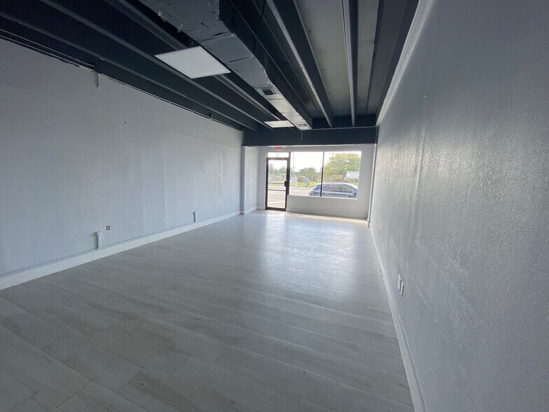 More Photos Of 491 Hialeah Dr, Hialeah Office For Lease