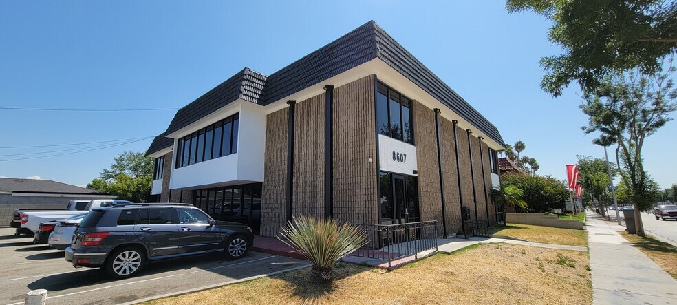More Photos Of 8607 Imperial Hwy, Downey Office For Sale