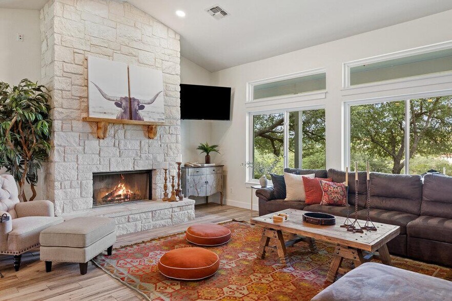 More Photos Of 4607 R O Dr, Spicewood Lodge Meeting Hall For Sale