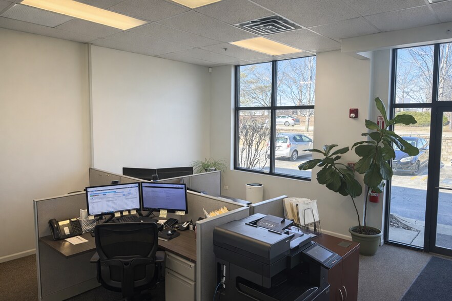 More Photos Of 7320 S Madison St, Willowbrook Flex For Sale