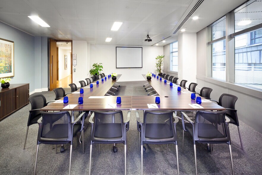 More Photos Of 99 Bishopsgate, London Office For Lease