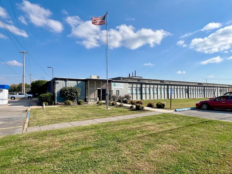 More Photos Of 204 Red Rd, McMinnville Warehouse For Lease