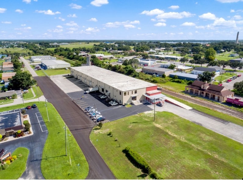 More Photos Of 110 W Interlake Blvd, Lake Placid Warehouse For Lease