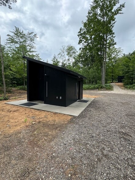 More Photos Of 9239 E 8 Mile Rd, Luther Hotel For Sale