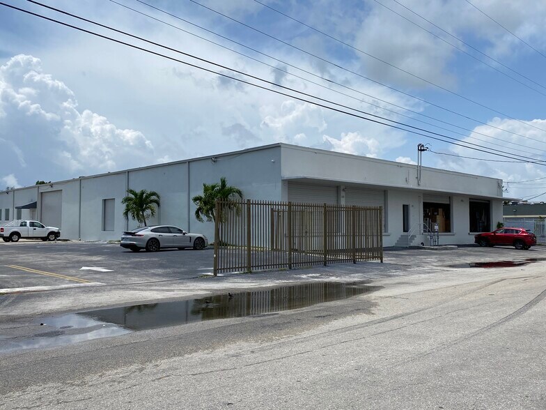 More Photos Of 2020 NE 153rd St, North Miami Beach Warehouse For Lease