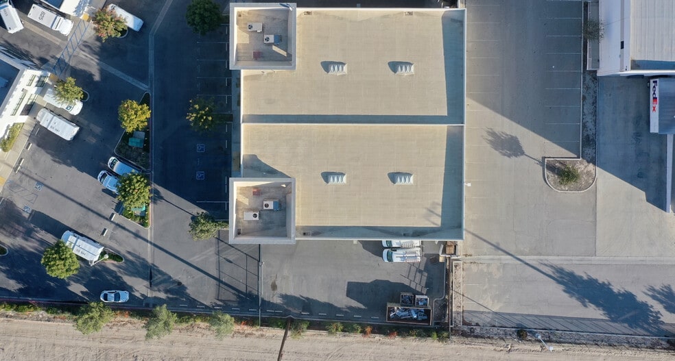 More Photos Of 475 Rivera St, Riverside Warehouse For Sale