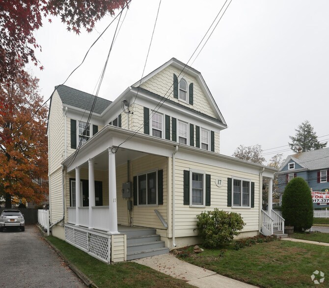 Primary Photo Of 17 S Maryland Ave, Port Washington Loft Creative Space For Sale