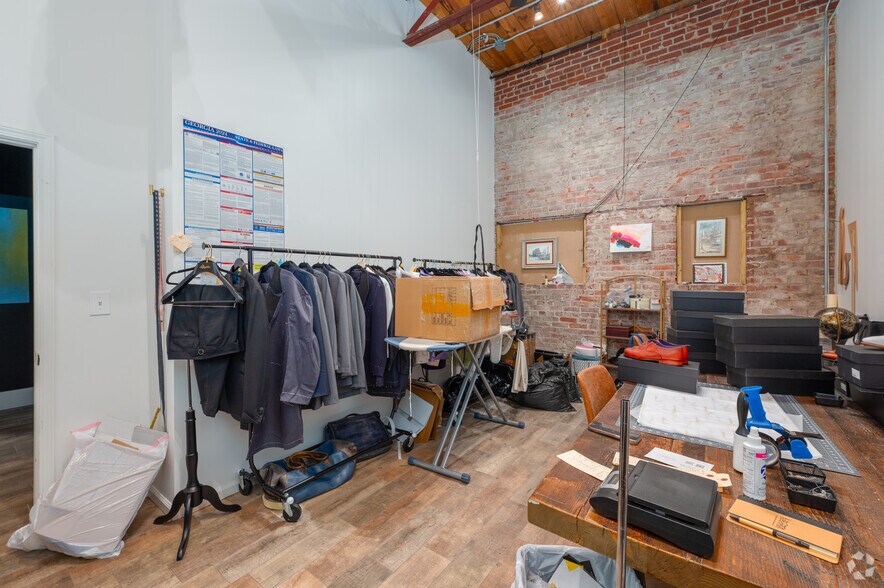 More Photos Of 631 N Central Ave, Hapeville Storefront For Sale