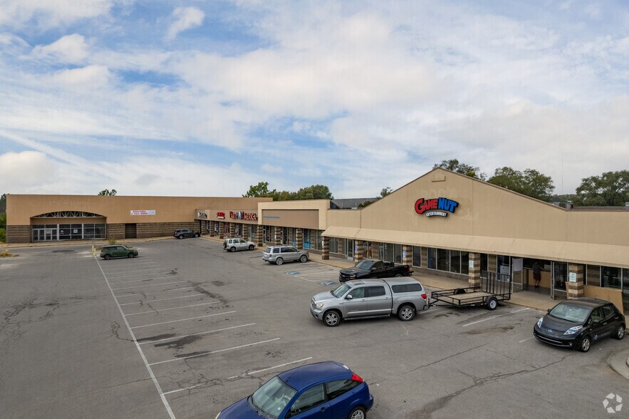 More Photos Of 2329 S Iowa St, Lawrence Freestanding For Sale