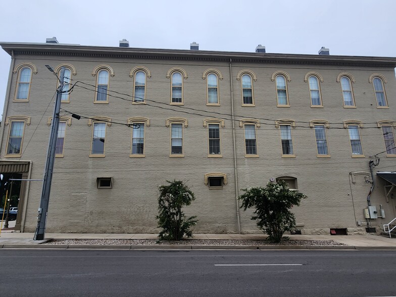 More Photos Of 446 E Main St, Bowling Green Office For Sale