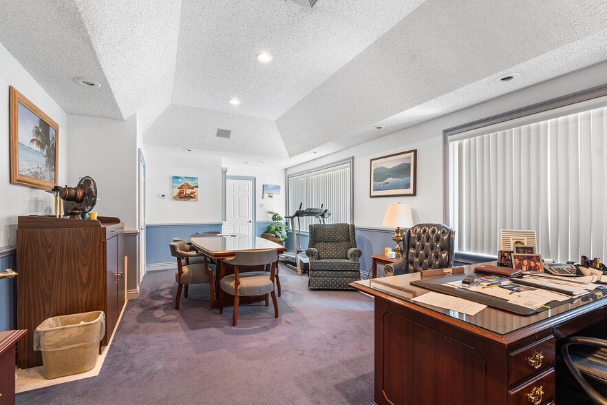 More Photos Of 257 W Nicholson Rd, Audubon Office For Sale