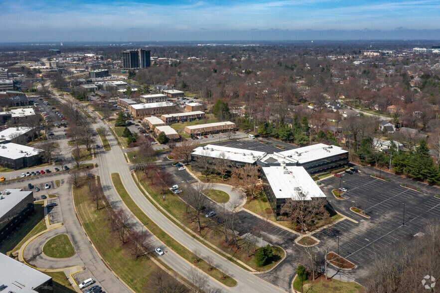 More Photos Of 10401 Linn Station Rd, Louisville Office For Lease