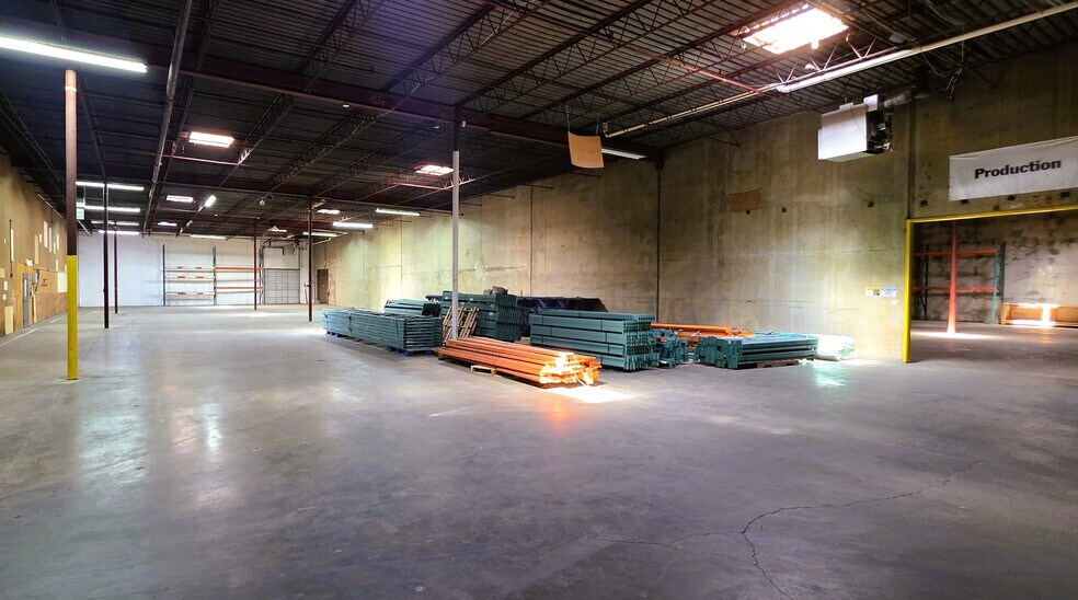 More Photos Of 4233 Janada St, Haltom City Warehouse For Lease