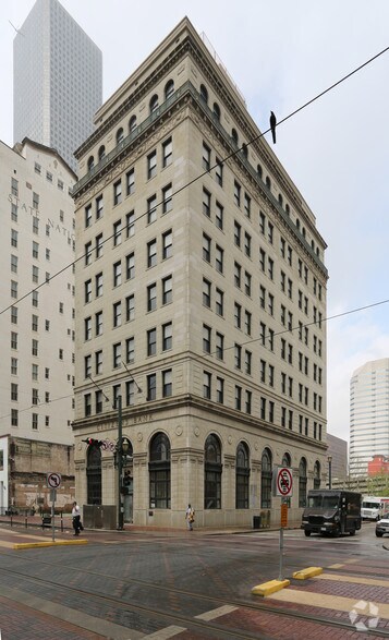 More Photos Of 402 Main St, Houston Office For Sale