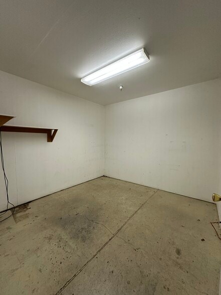 More Photos Of 110 Spring Hill Dr, Grass Valley Manufacturing For Lease