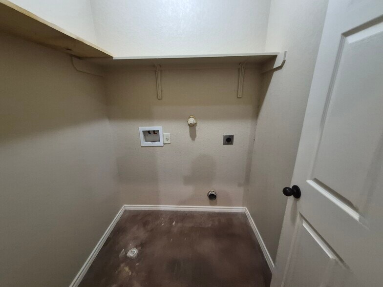 More Photos Of 698 Saengerhalle Rd, New Braunfels Apartments For Sale