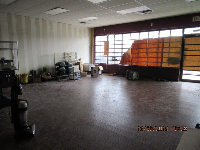 More Photos Of 954 State Ave, Kansas City Service Station For Lease