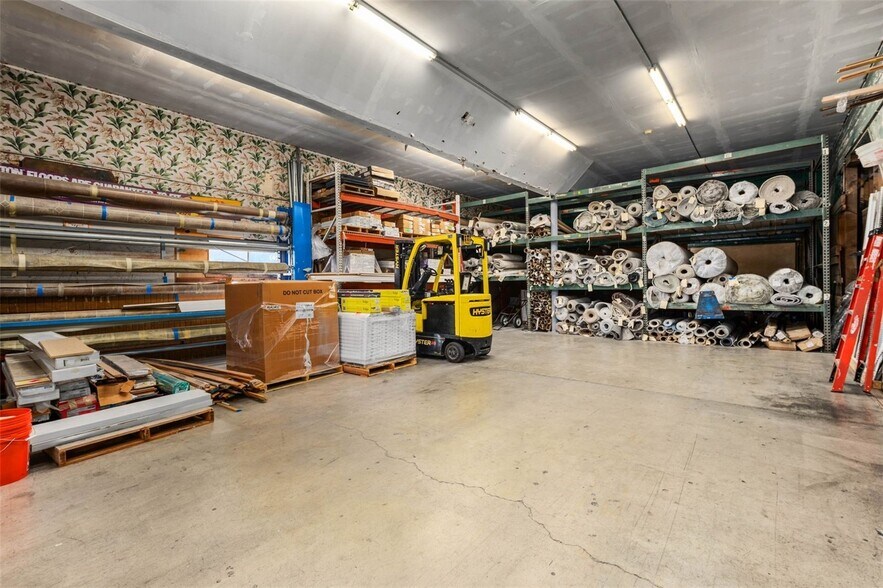 More Photos Of 542 Main St, Edmonds Freestanding For Sale