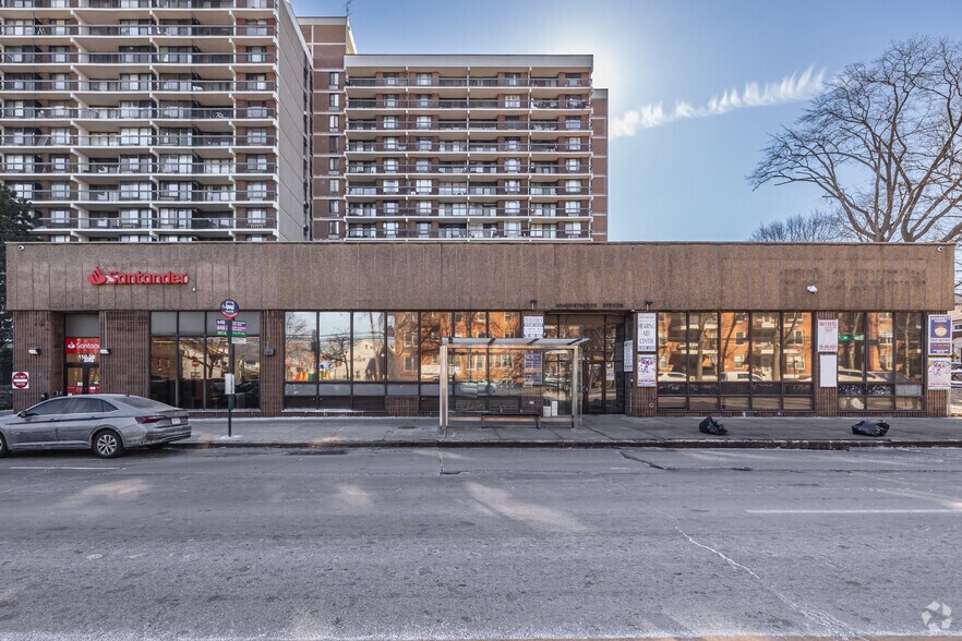 More Photos Of 150-28 Union Tpke, Flushing Office For Lease