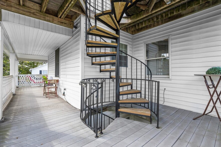 More Photos Of 9351 EAST St, Manassas Apartments For Sale