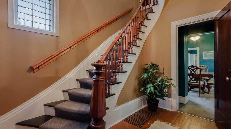 More Photos Of 33 W Cedar St, Chippewa Falls Office For Sale