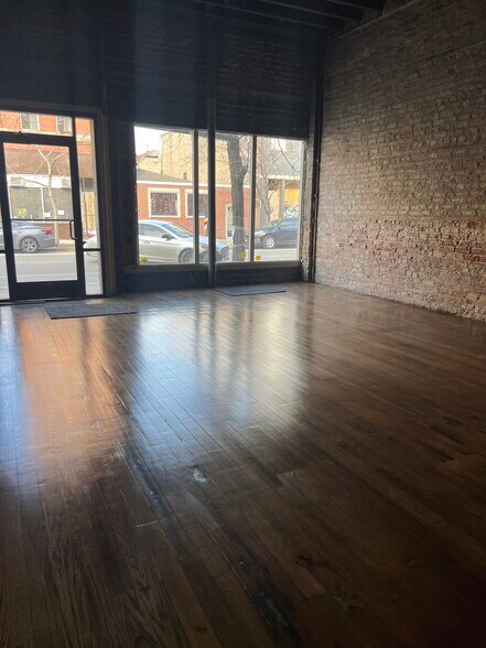 More Photos Of 1531 W 18th St, Chicago Apartments For Lease