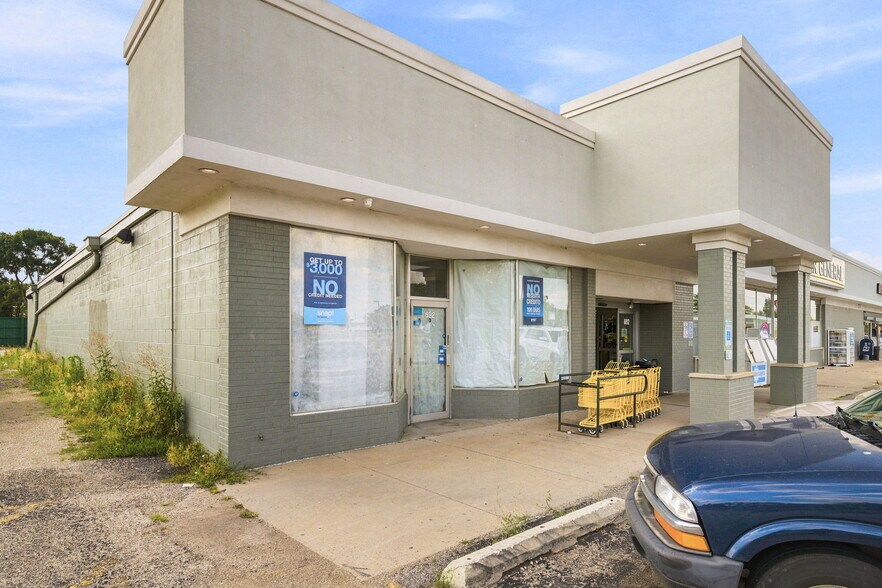 More Photos Of 692 Theodore St, Joliet Storefront For Lease