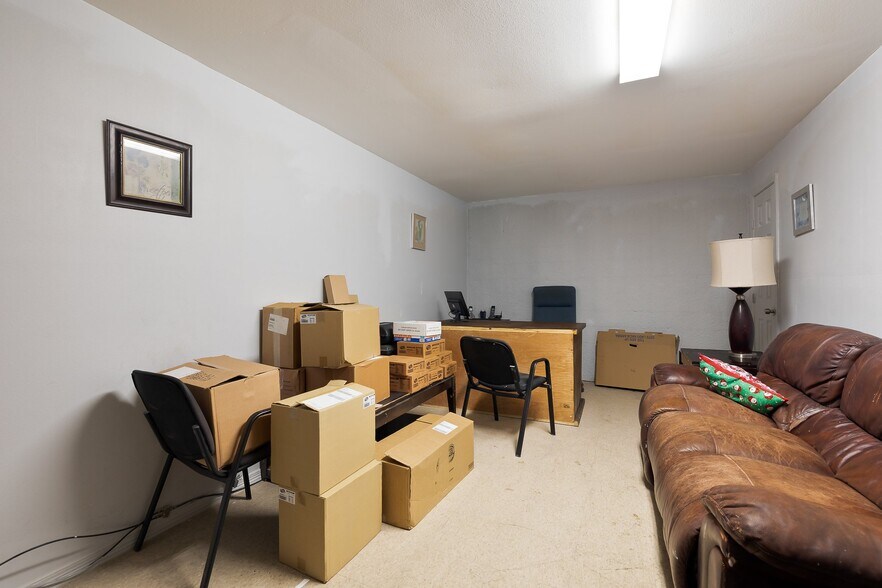 More Photos Of 5700 N Ware Rd, McAllen Auto Repair For Sale