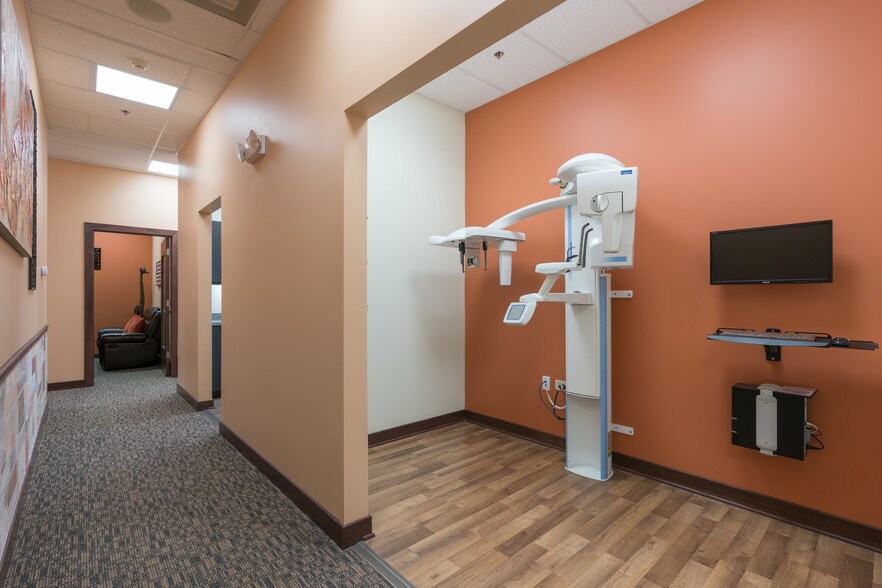 More Photos Of 644 Sheridan Rd, Winthrop Harbor General Retail For Lease