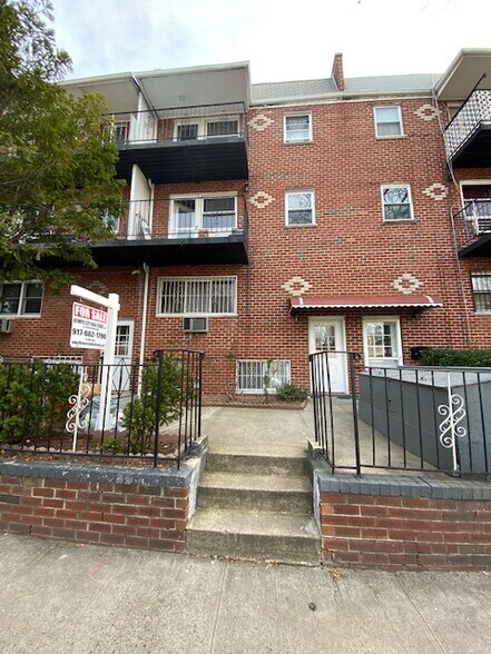 Primary Photo Of 4311 54th St, Woodside Apartments For Sale