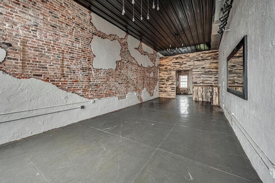 More Photos Of 111 N Main St, Milford Storefront For Sale