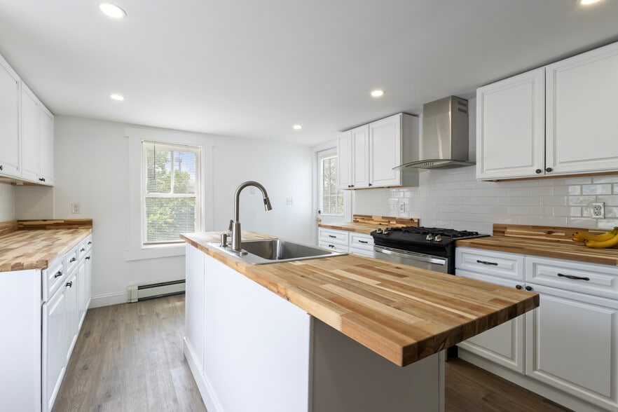 More Photos Of 14 W Natick Rd, Warwick Apartments For Sale