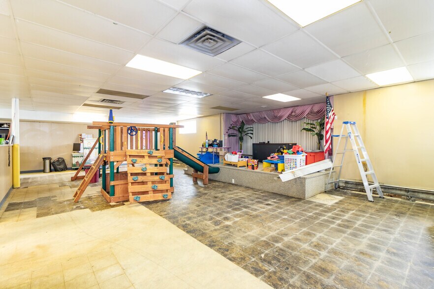 More Photos Of 1515 Section Rd, Cincinnati Religious Facility For Sale