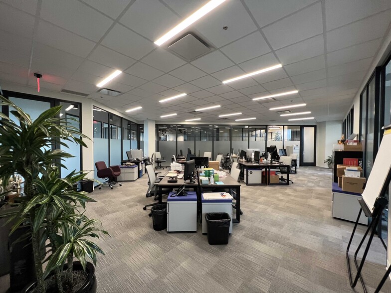 More Photos Of 1213 W Morehead St, Charlotte Coworking Space