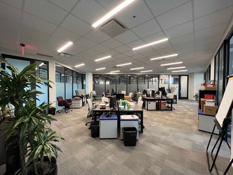 More Photos Of 1213 W Morehead St, Charlotte Coworking Space