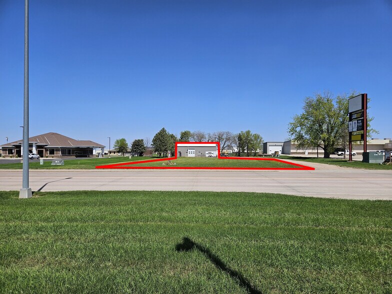 Primary Photo Of 1204 W Cedar St, Beresford Flex For Sale