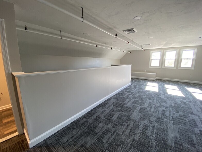 More Photos Of 46 Columbia Rd, Pembroke Unknown For Lease