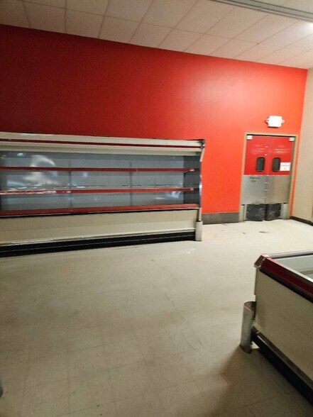 More Photos Of 330-390 W Columbus Rd, Corry Unknown For Lease