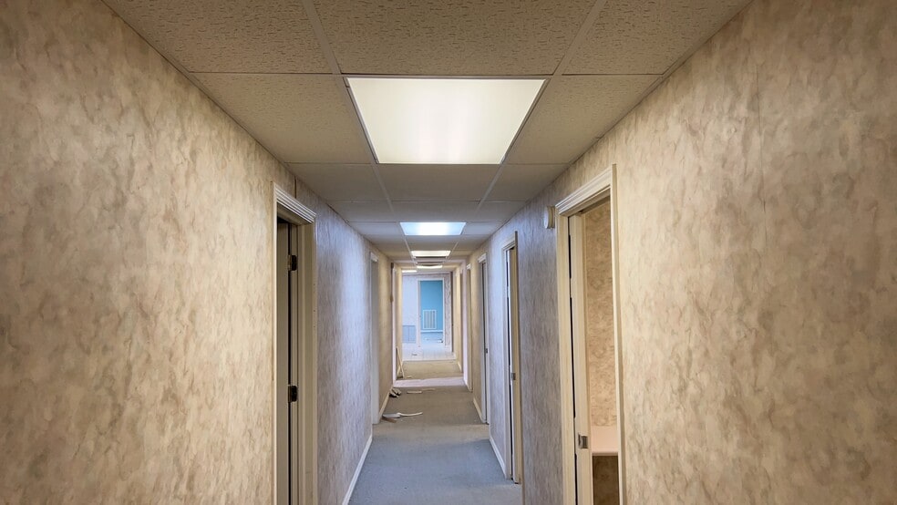 More Photos Of 12373 Scarsdale Blvd, Houston Unknown For Lease