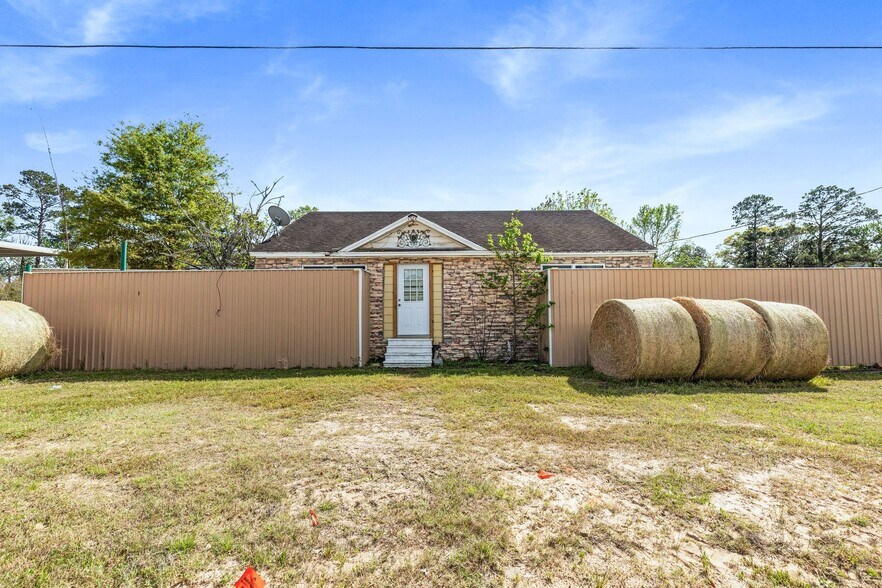 More Photos Of 22380 Highway 105, Cleveland Light Distribution For Sale