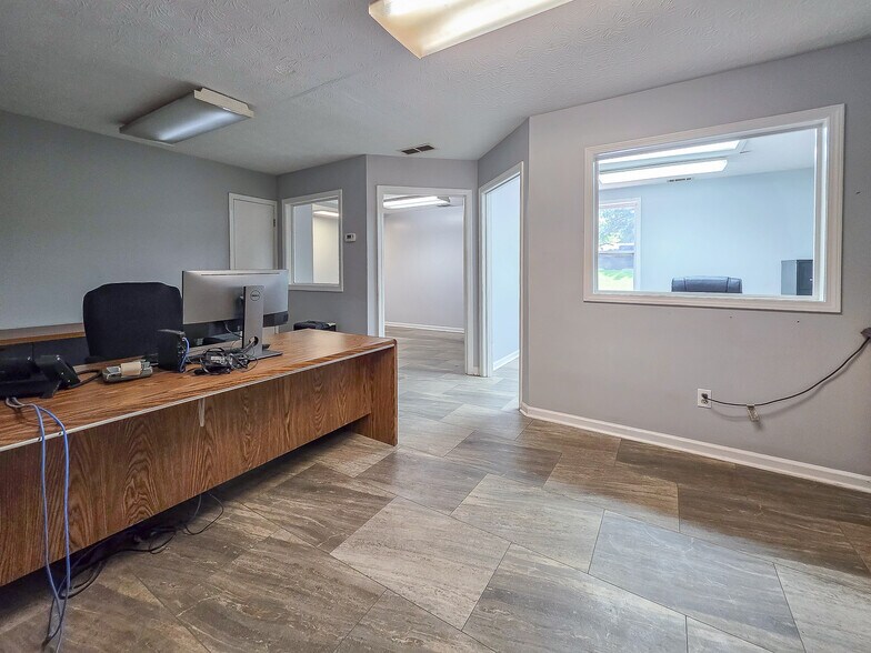 More Photos Of 3800 New McEver Rd, Acworth Warehouse For Lease