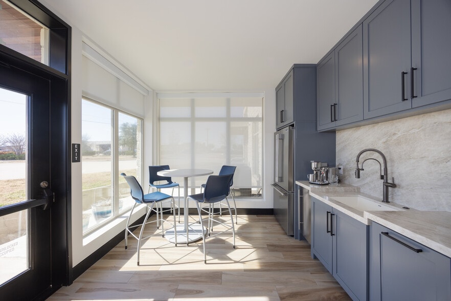 More Photos Of 1645 Greens Prairie Rd W, College Station Office For Lease