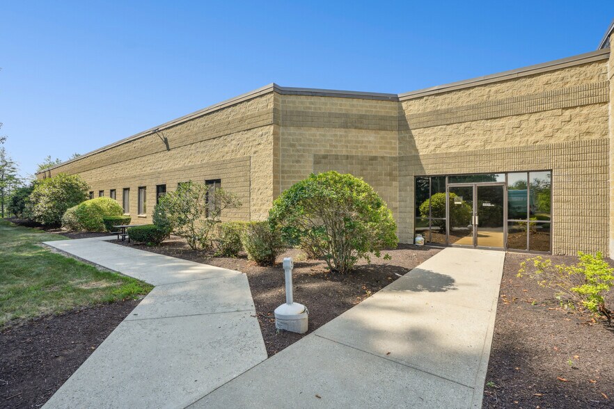 More Photos Of 16 Esquire Rd, North Billerica Research And Development For Lease