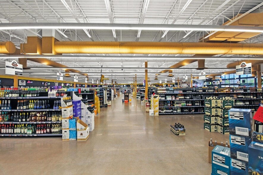 More Photos Of 15745 E Arapahoe Rd, Centennial Storefront For Sale