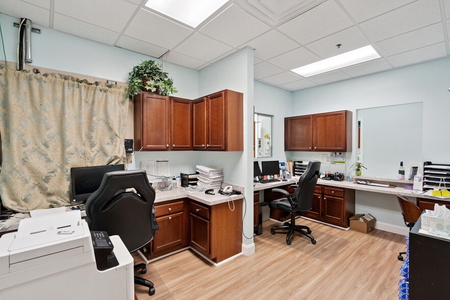 More Photos Of 7560 Red Bug Lake Rd, Oviedo Medical For Sale