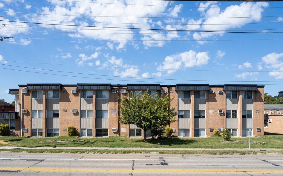 More Photos Of , Carbondale Multifamily For Sale