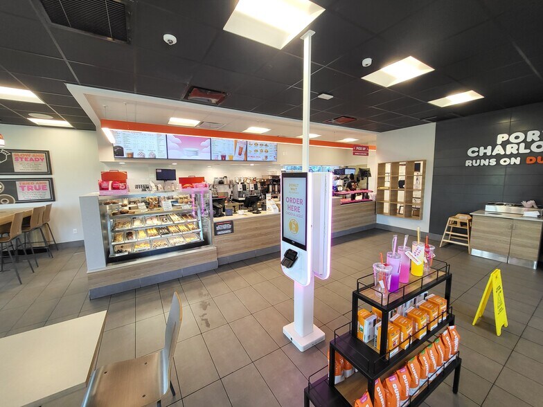 More Photos Of 4233 Tamiami Trl, Port Charlotte Freestanding For Sale